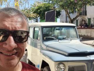 Homem registra gravação de 'Ainda Estou Aqui' ao fazer selfie no meio da rua