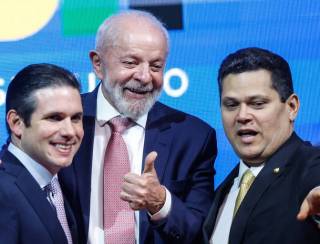 Lula almoça com Motta e Alcolumbre, em busca de se aproximar do Congresso