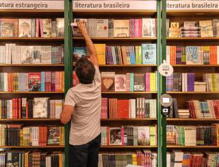 Livros de ficção venderam mais no ano passado, indica levantamento internacional