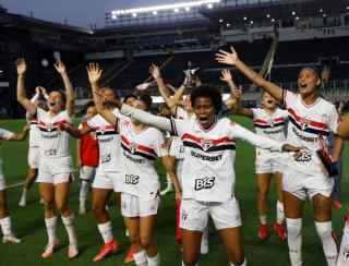 São Paulo vence Corinthians e é campeão da Supercopa Feminina pela primeira vez