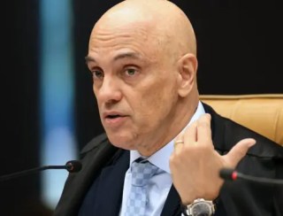 Moraes arquiva pedido do PT para apreender passaporte de Eduardo Bolsonaro