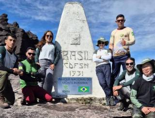 Lado brasileiro do monte Roraima ganha sinalização do ICMBio