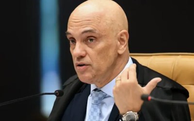 Moraes arquiva pedido do PT para apreender passaporte de Eduardo Bolsonaro