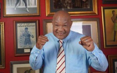 George Foreman, lenda do boxe, morre aos 76 anos